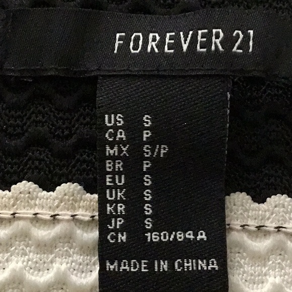 Flirty, fun, mini dress. Like new! - Picture 9 of 11